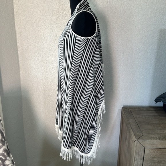 BCBGeneration Womens Fringe Vest Printed One Size - Picture 3 of 6